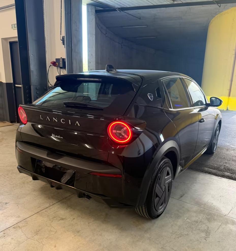 Lancia Ypsilon 1.2 mhev 110cv e-dct