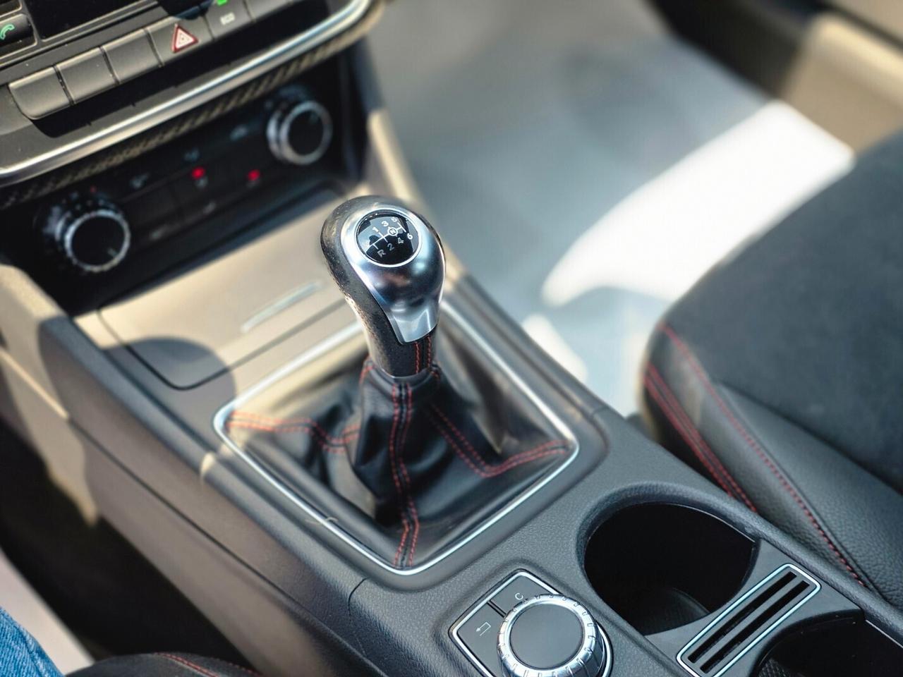 MERCEDES CLASSE A180 PREMIUM AMG 130MILA KM - 2014