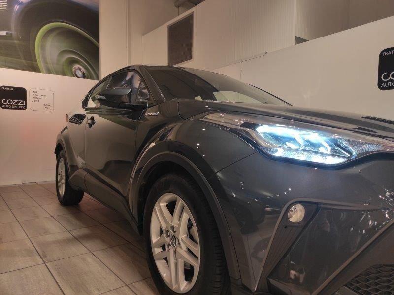 Toyota C-HR 1.8 Hybrid E-CVT Business