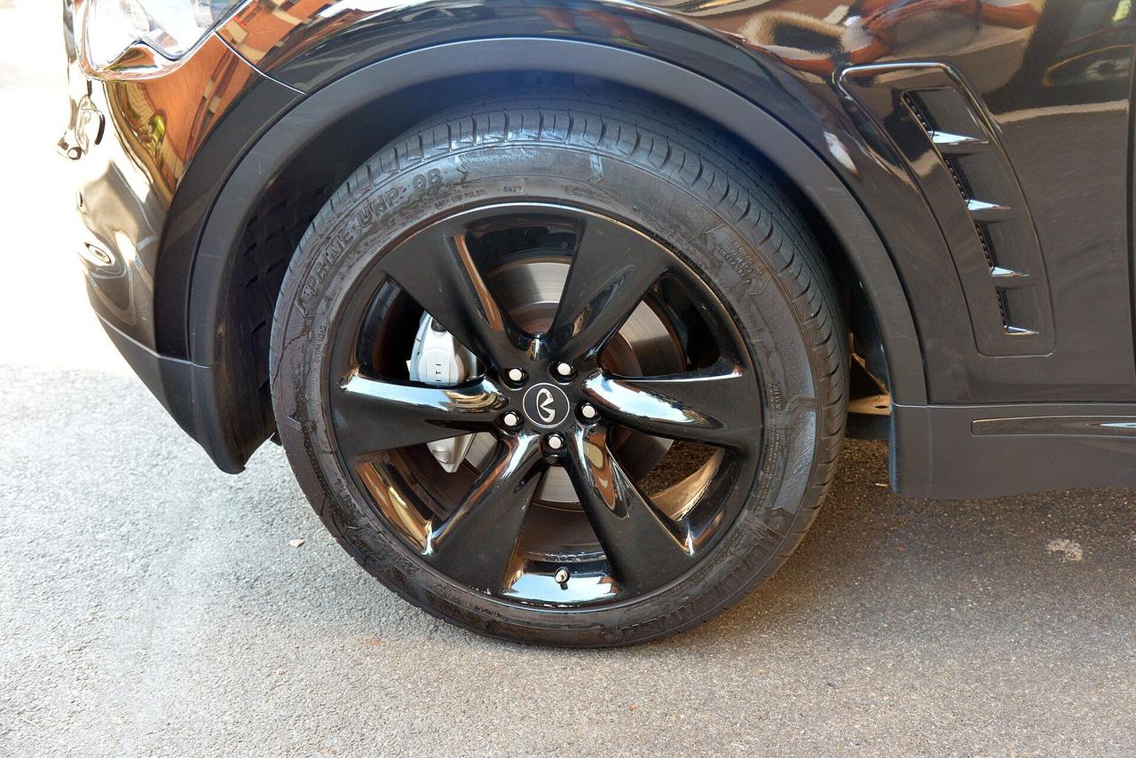 Infiniti QX70 3.0 diesel V6 AT S