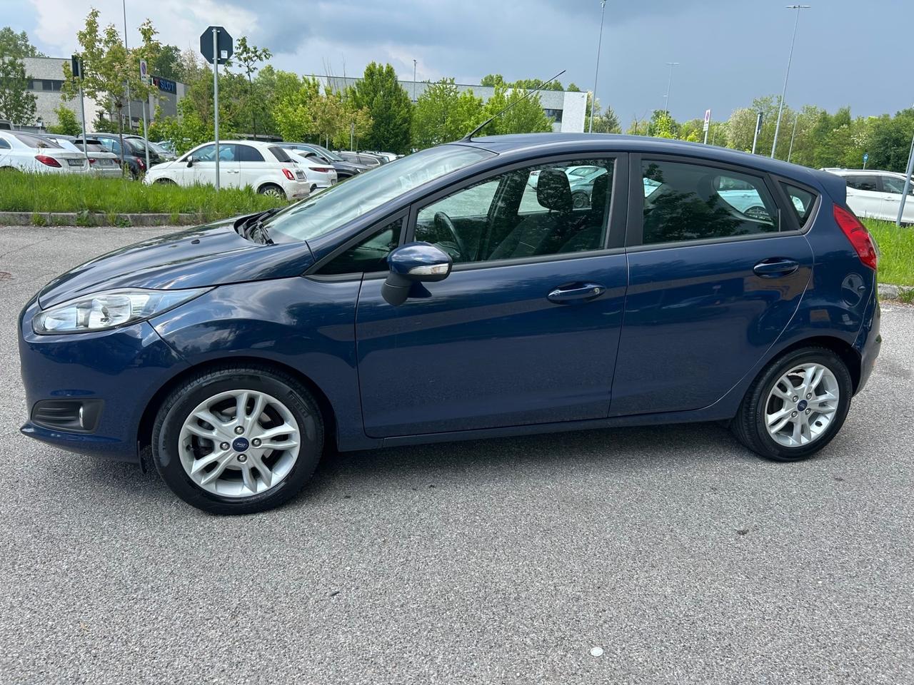 Ford Fiesta 1.5 TDCi 75CV 5 porte Black &*Neo patentati