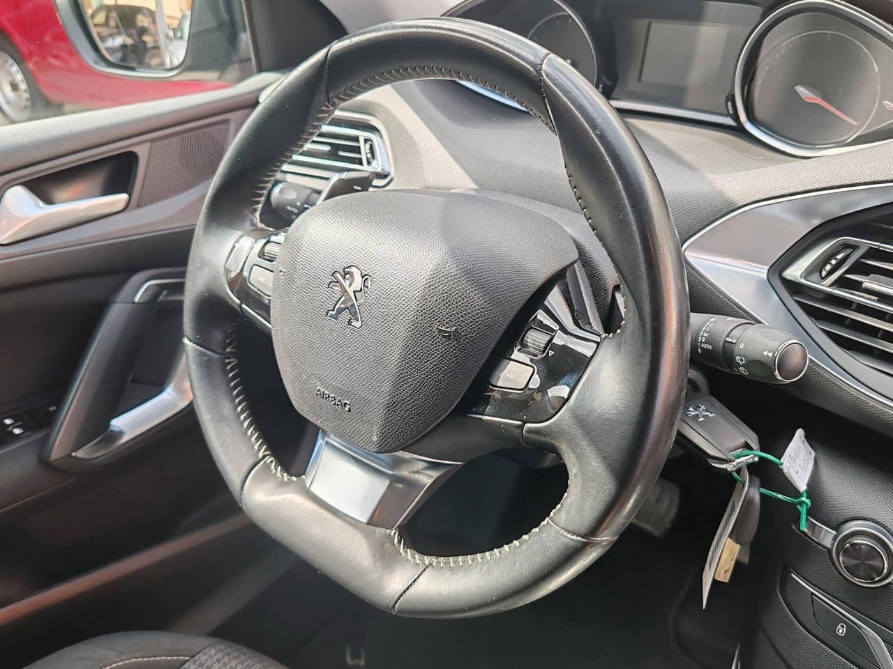 Peugeot 308 BlueHDi 120 S&S EAT6 SW Allure