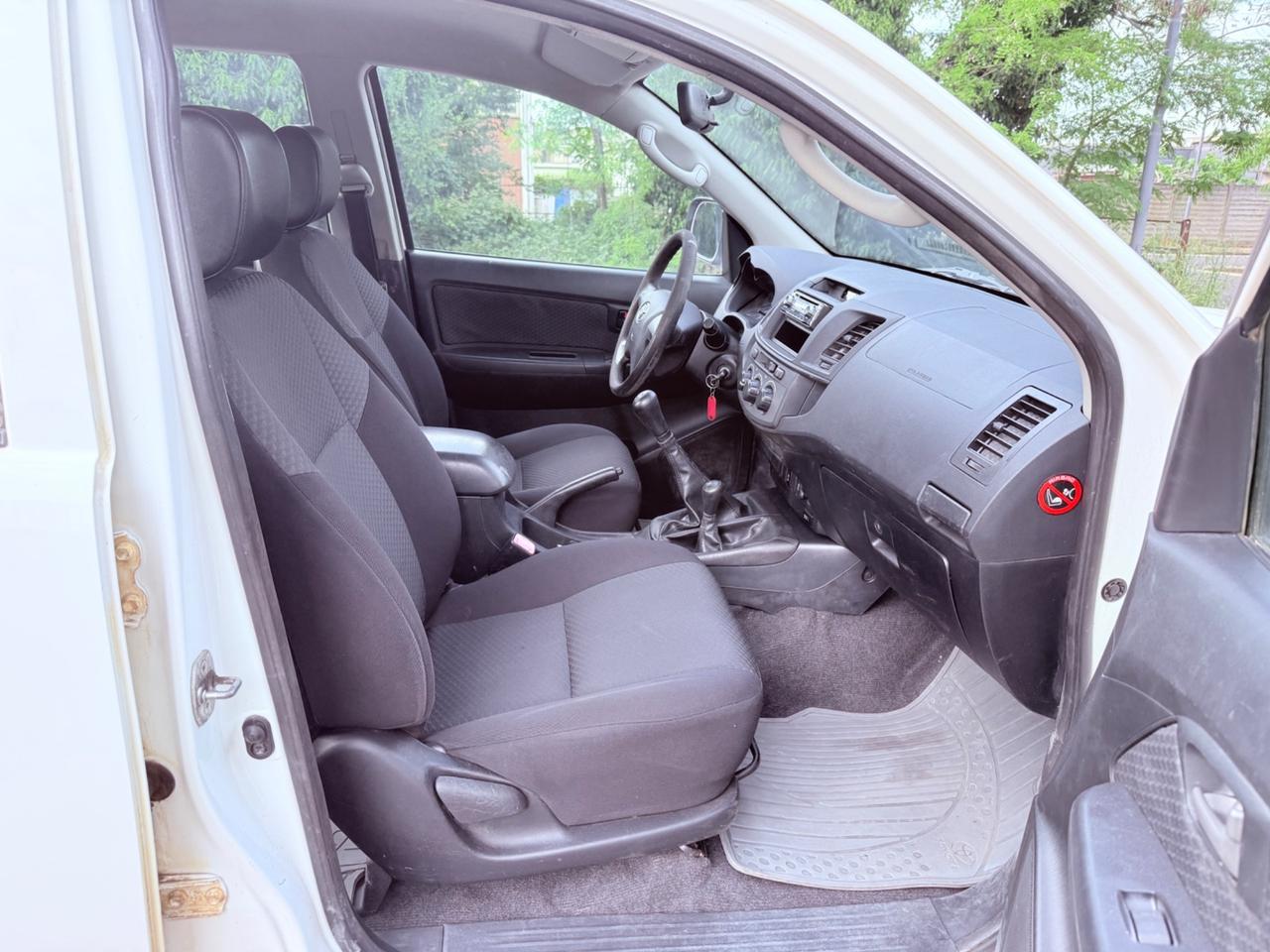 Toyota Hilux 4WD 2015 - UNICO PROPRIETARIO OK PERMUTE