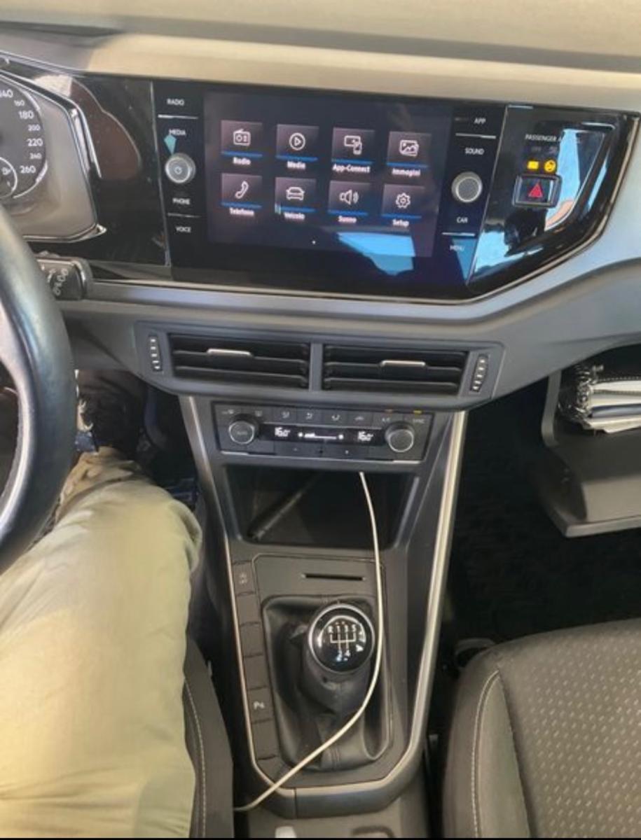 VOLKSWAGEN - Polo