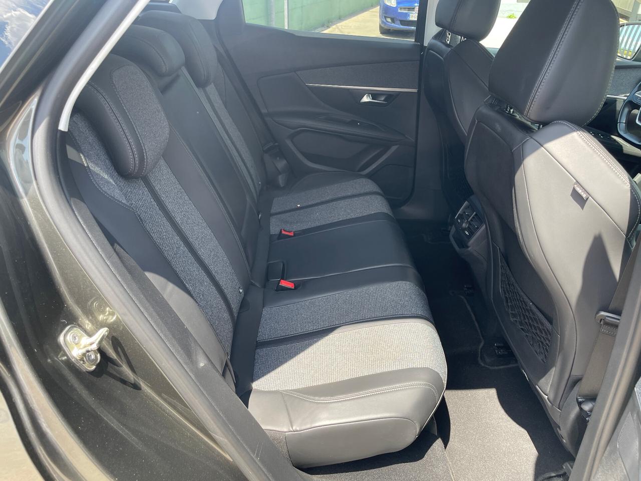 Peugeot 3008 1.6 BlueHDi 120 S&S EAT6 Allure