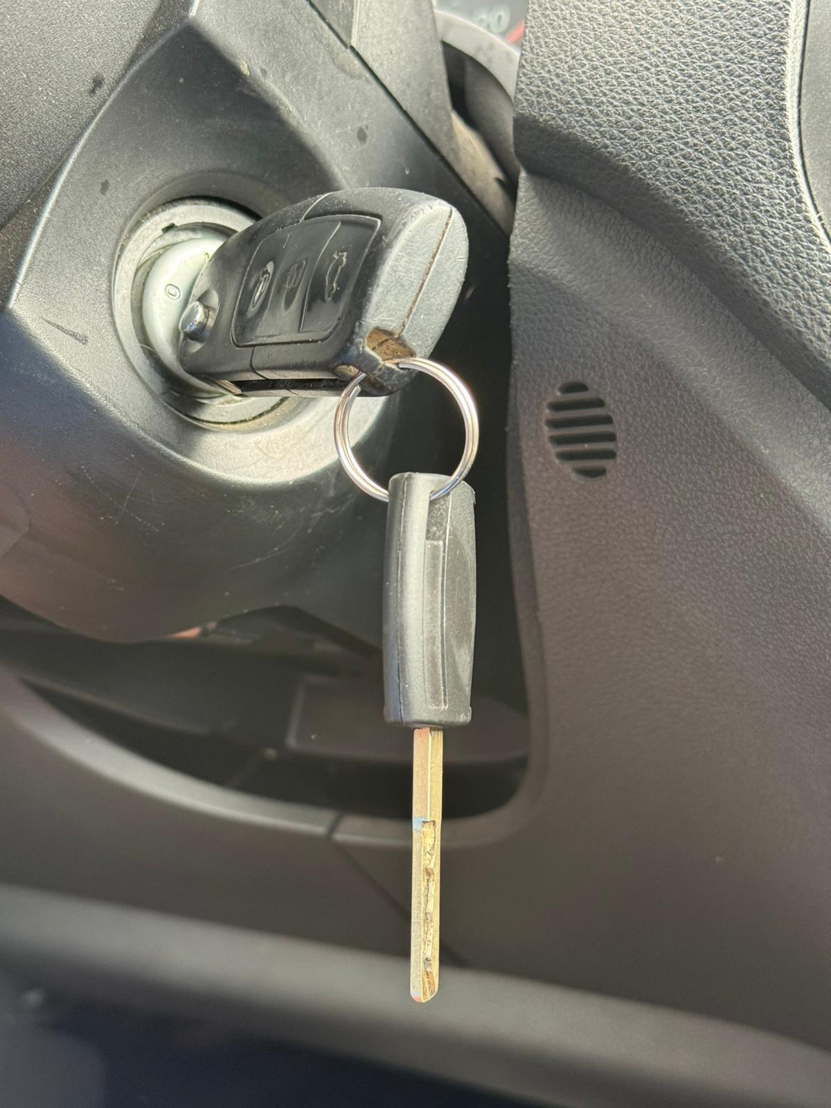 Ford Focus C-Max 1.6 TDCi (90CV) Ghia