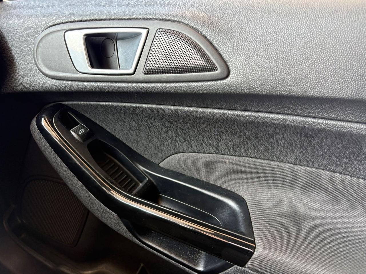 Ford Fiesta Titanium 1.5 TDCi AUTOCARRO DIS #10331