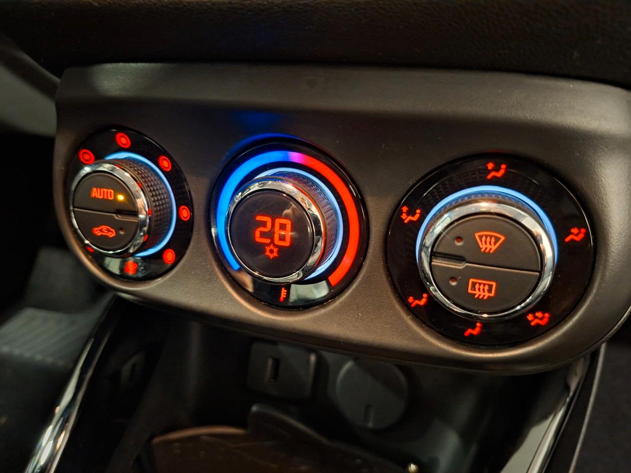 Opel Corsa 5p 1.4 Innovation (cosmo) 90cv AUTO, ok neop.