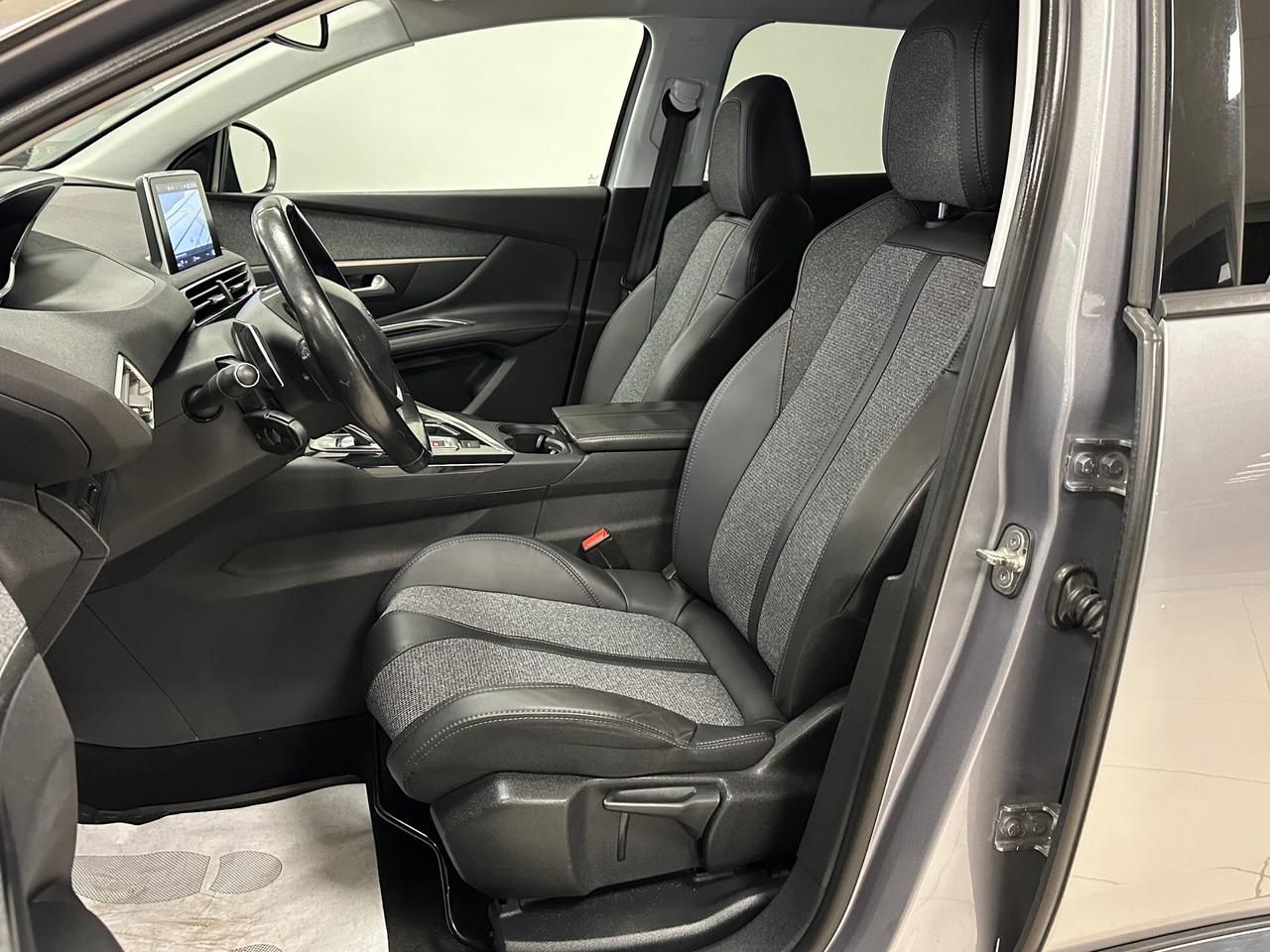 Peugeot 3008 BlueHDi 120 S&S EAT6 Allure - 2017