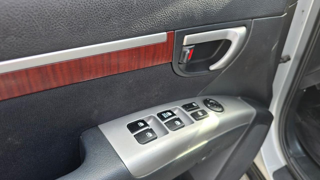 Hyundai Santa Fe 2.2 CRDi VGT Active 5 p.ti