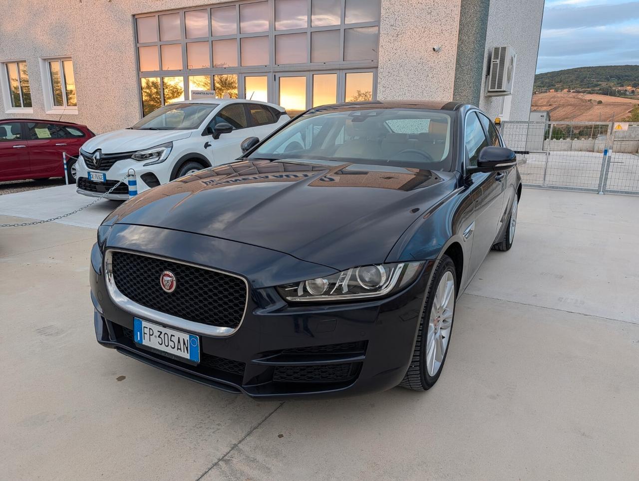 Jaguar XE 2.0 D 180 CV aut. Prestige