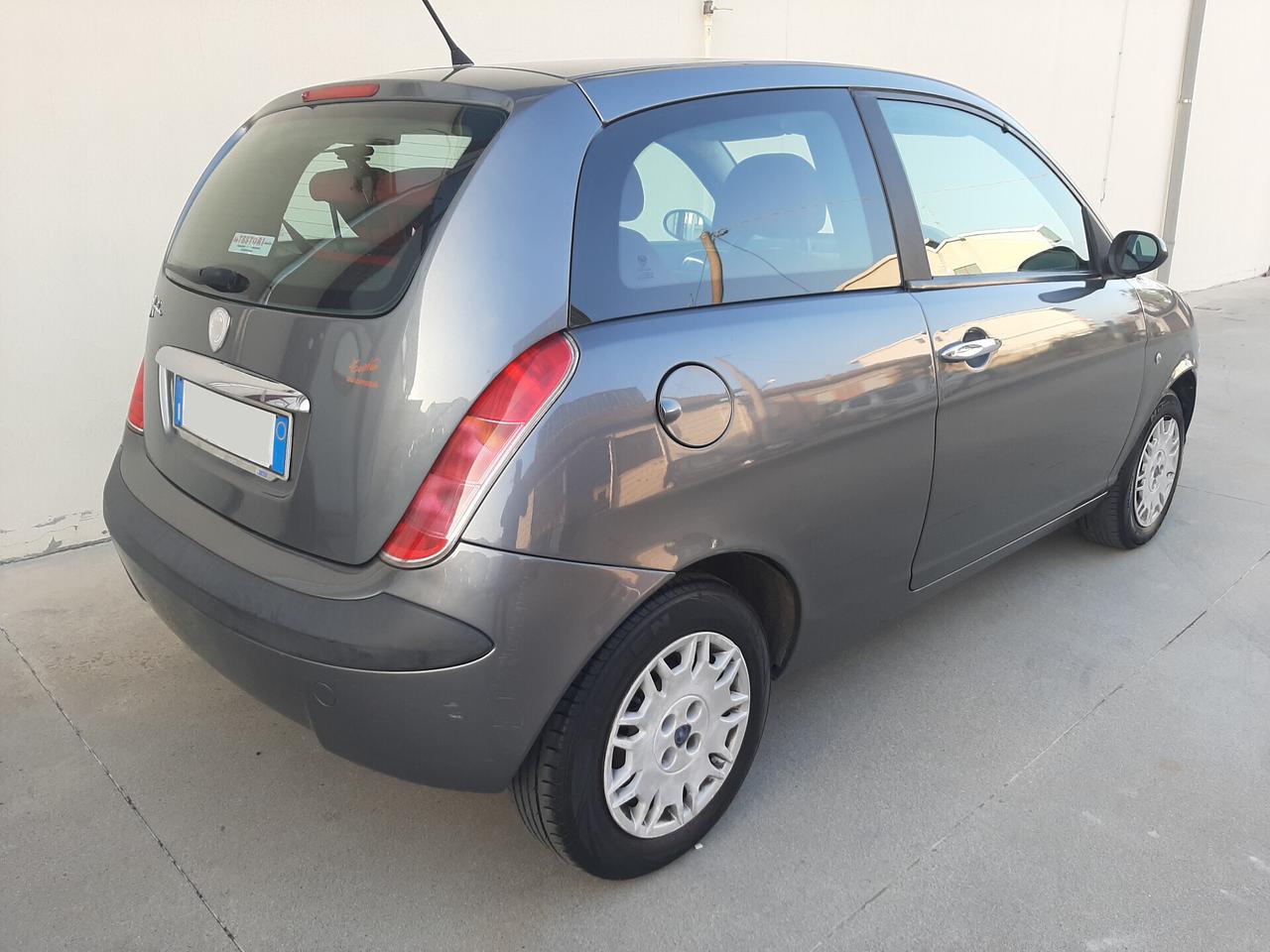 Lancia Ypsilon 1.2 60cv Argento