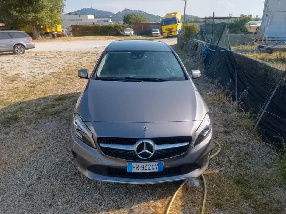 Mercedes-benz A 180 d Automatic Premium