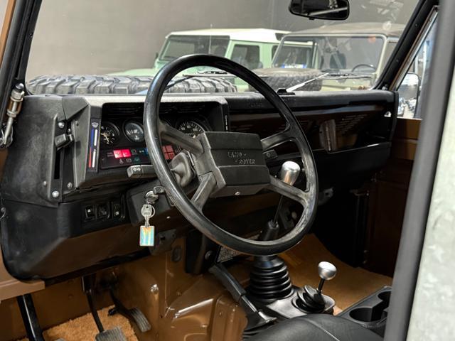 LAND ROVER Defender 90 diesel Soft-top