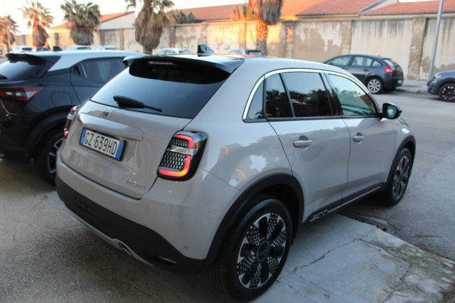 FIAT 600 Hybrid 110 CV DCT MHEV La Prima