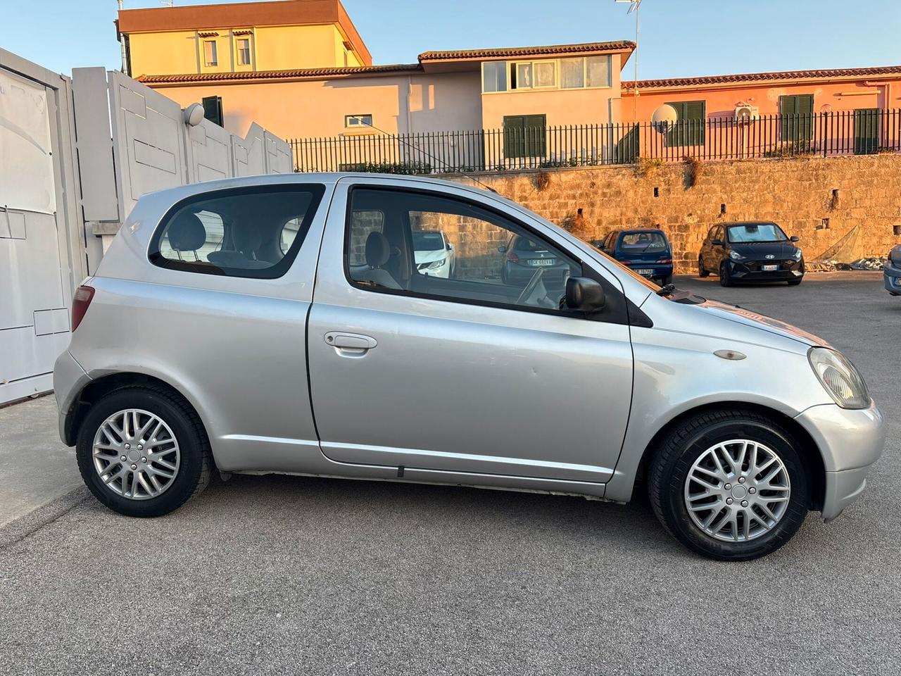 Toyota Yaris 1.0i 16V cat 3 porte