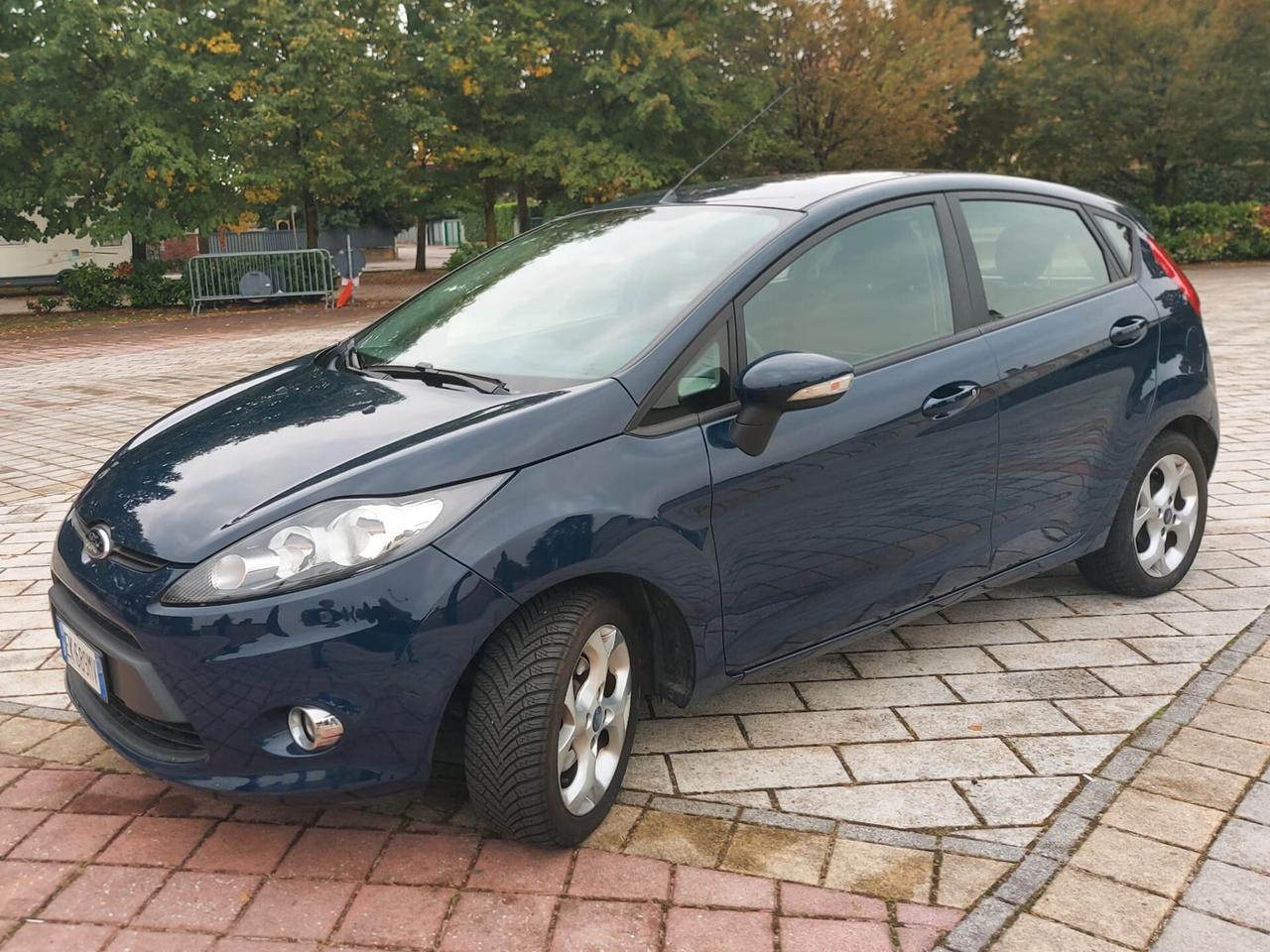 Ford Fiesta 1.2 benzina 5p unico proprietario (neopatentati)
