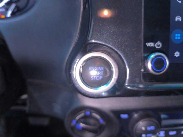 TOYOTA Hilux 4ª serie - 2.4 D-4D A/T 4WD 4 porte Double Cab