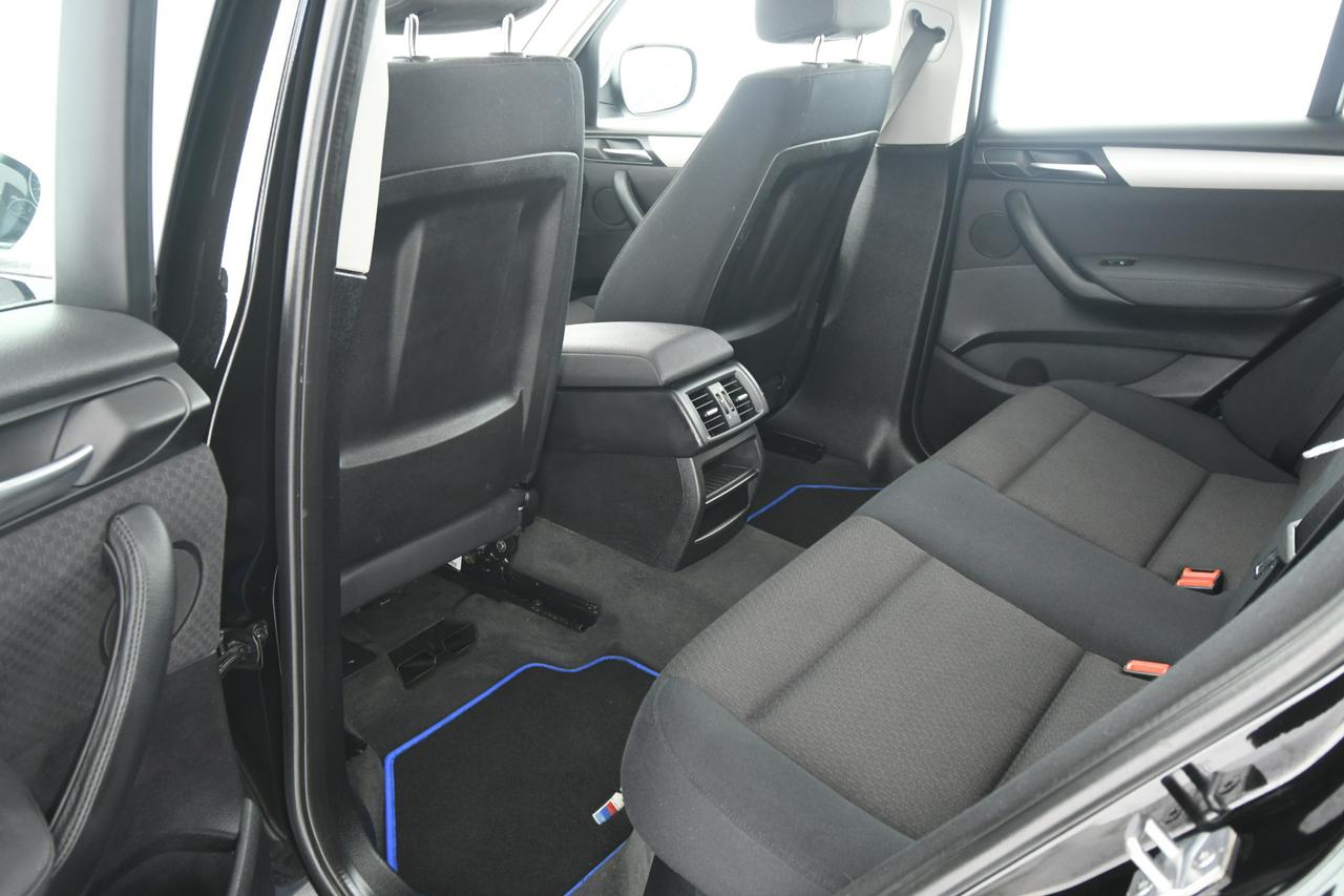 BMW X3 sdrive18d Business auto COMMERCIANTI+C17"