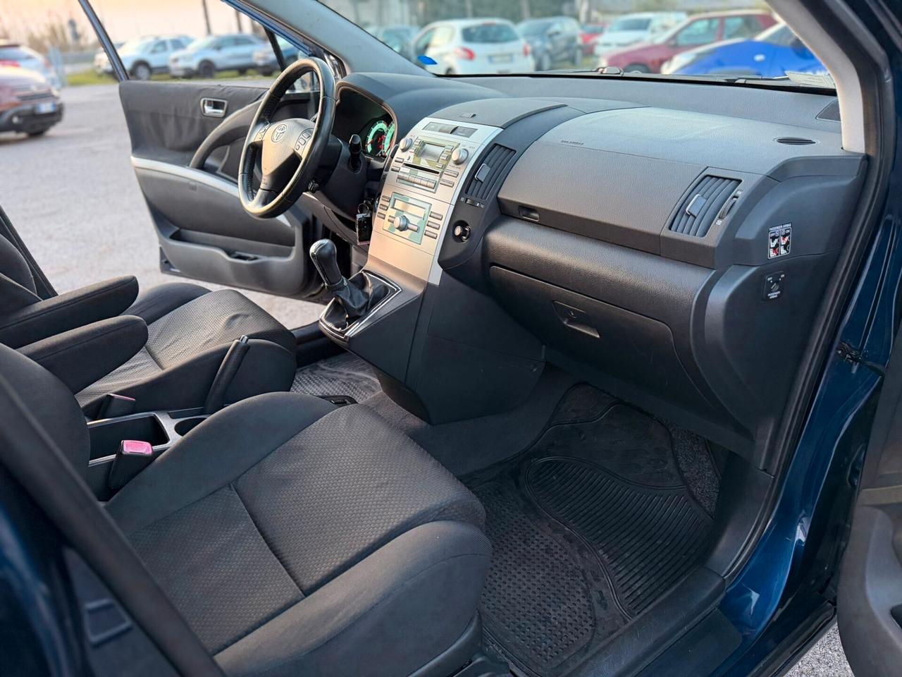 Toyota Corolla Verso 2.0 16V D-4D Sol