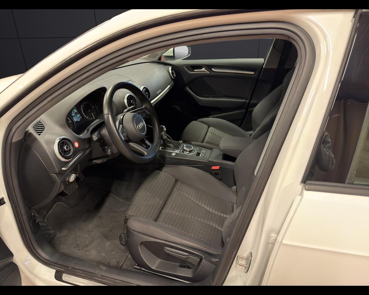 AUDI A3 Sportback e-tron - A3 SPB 40 e-tron S tronic