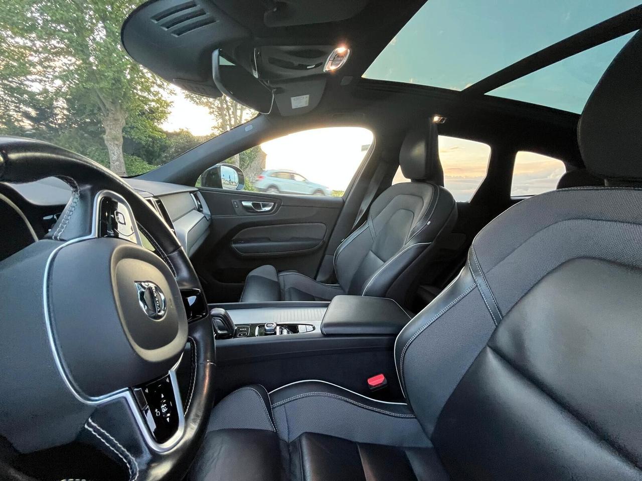Volvo XC 60 XC60 B4 (d) AWD Geartronic R-design