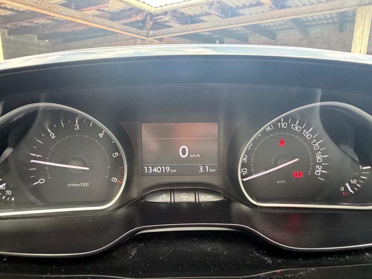 Peugeot 208 1.4 HDi 68 CV 5 porte Allure