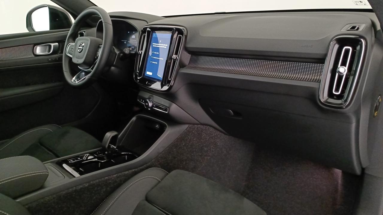 VOLVO XC40 2.0 b3 Ultra Black Edition auto