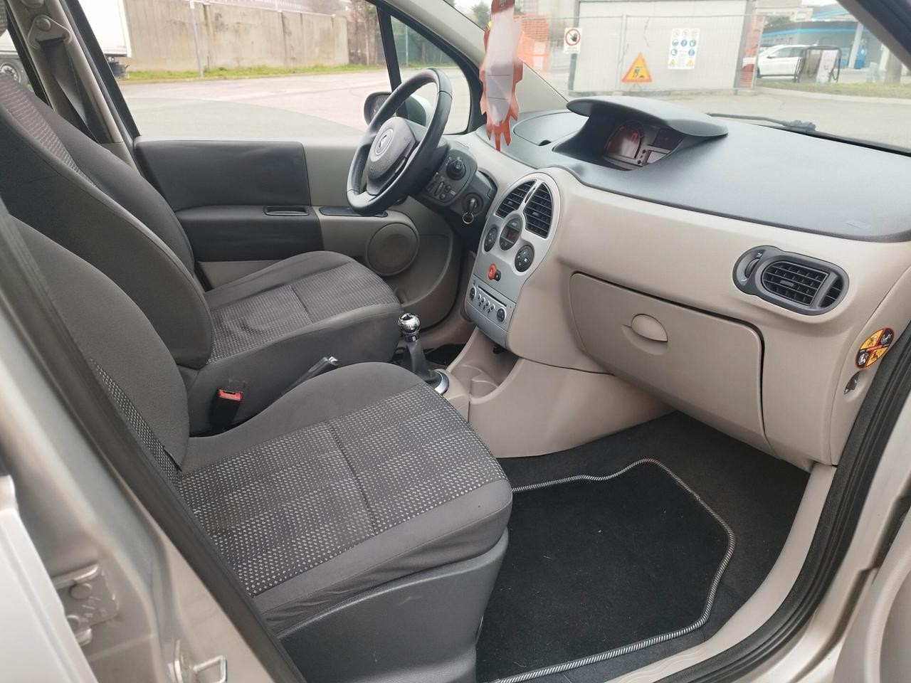 Renault Modus 1.2 16V Confort Authentique km 63900