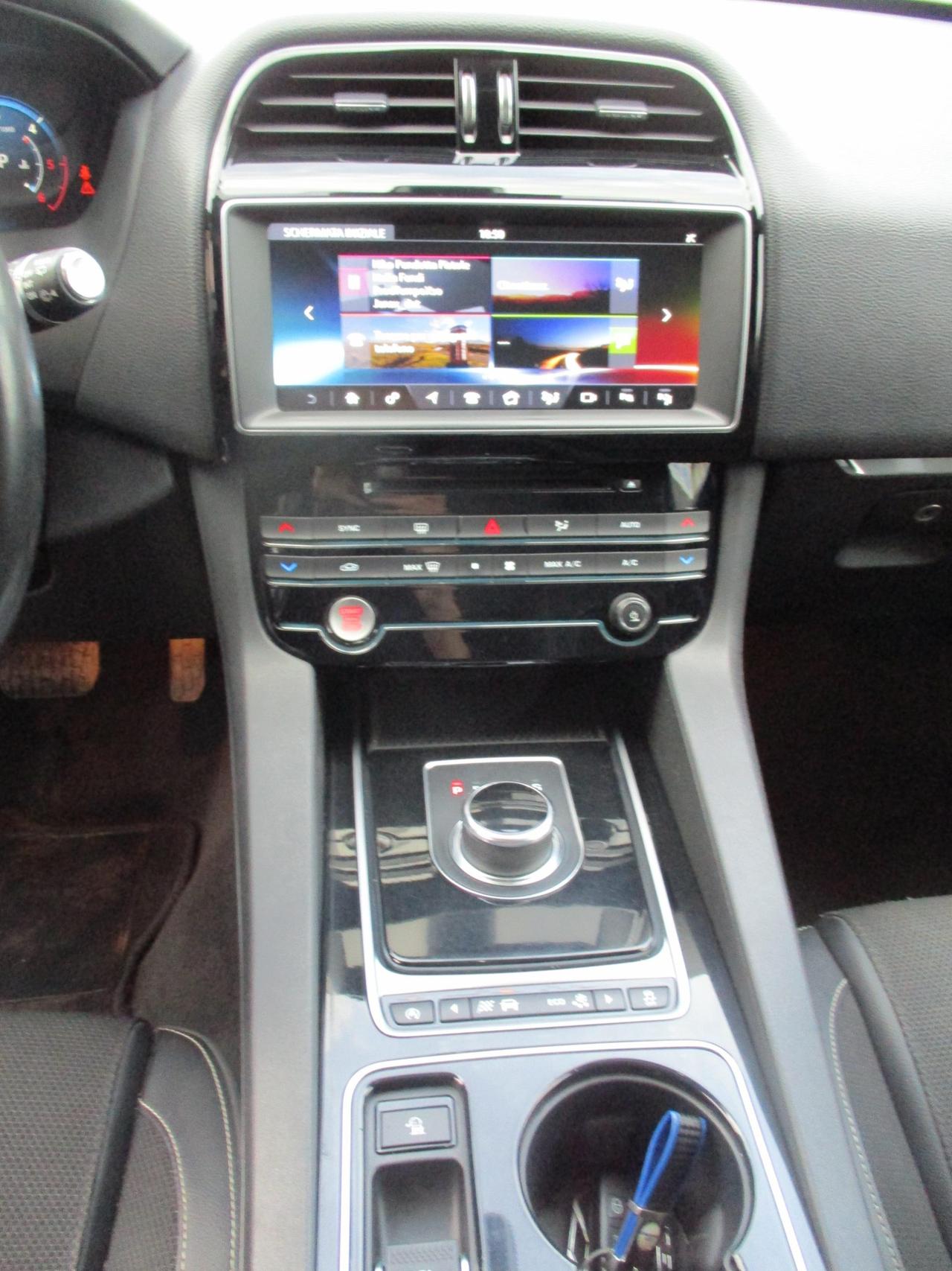 Jaguar F-Pace 2.0d R-Sport awd 180cv auto * MOTORE NUOVO*