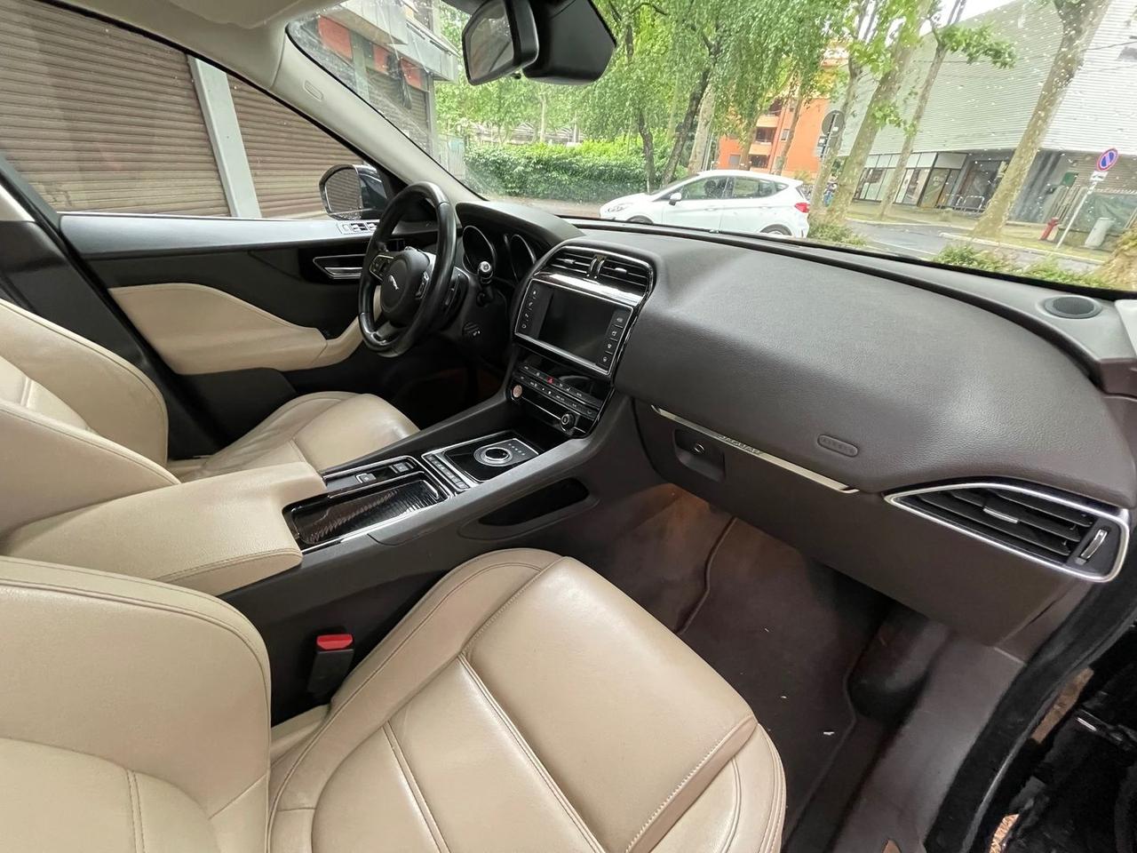 Jaguar F-Pace Prestige 2.0 Turbo