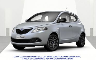 Lancia Ypsilon 1.0 FireFly 5 porte S&S Hybrid Silver