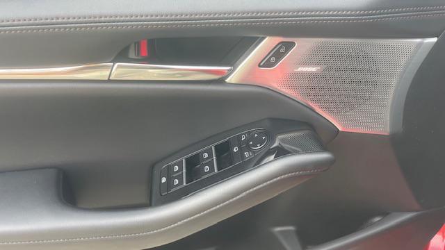 MAZDA 3 2.0L Skyactiv-G M-Hybrid Exclusive