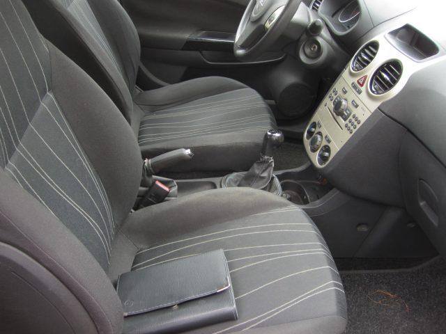 OPEL Corsa 1.2 5 porte Club NEOPATENTATI