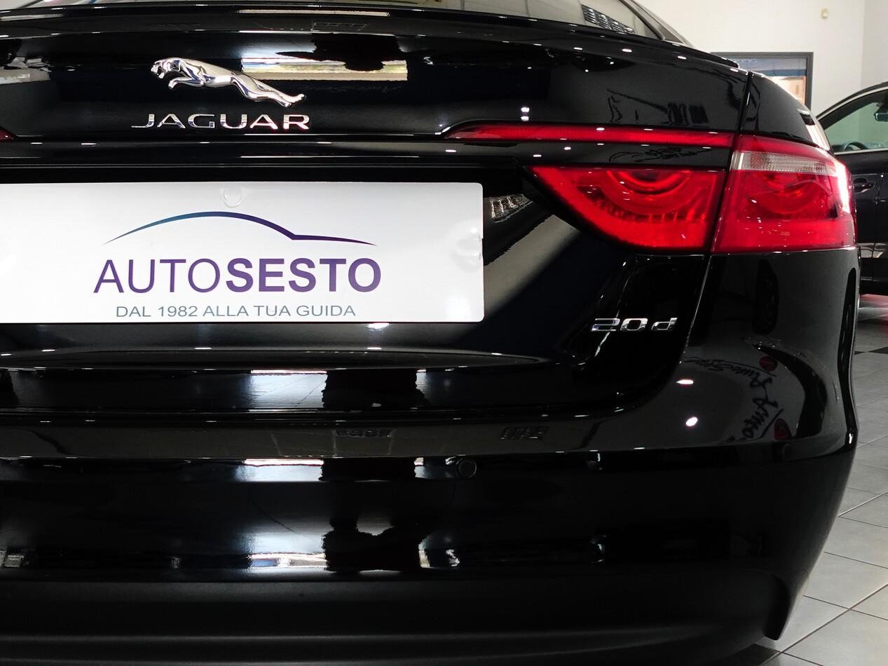 Jaguar XF 2.0d 180 CV R-SPORT