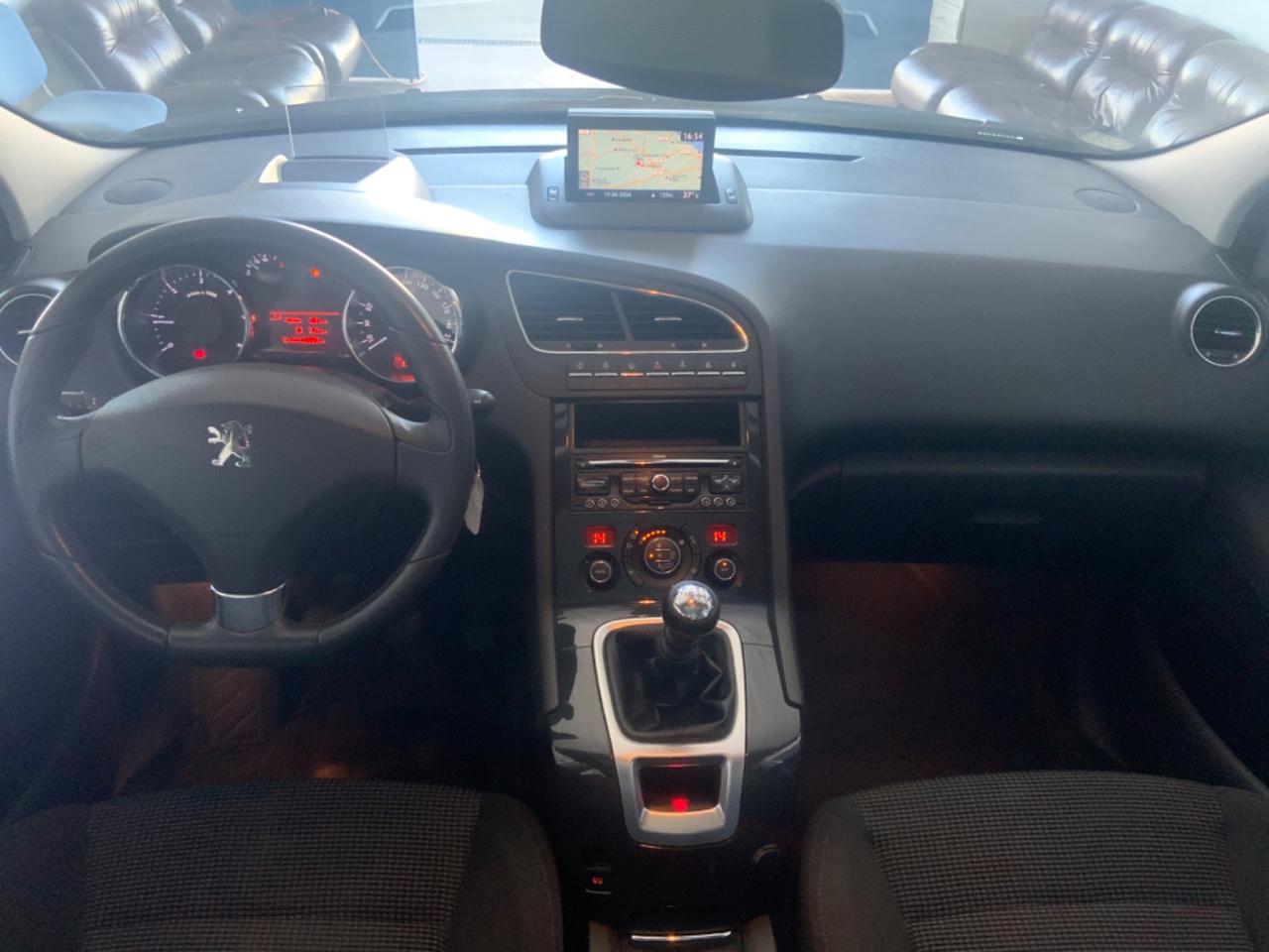Peugeot 5008 2.0 HDi 150CV Féline