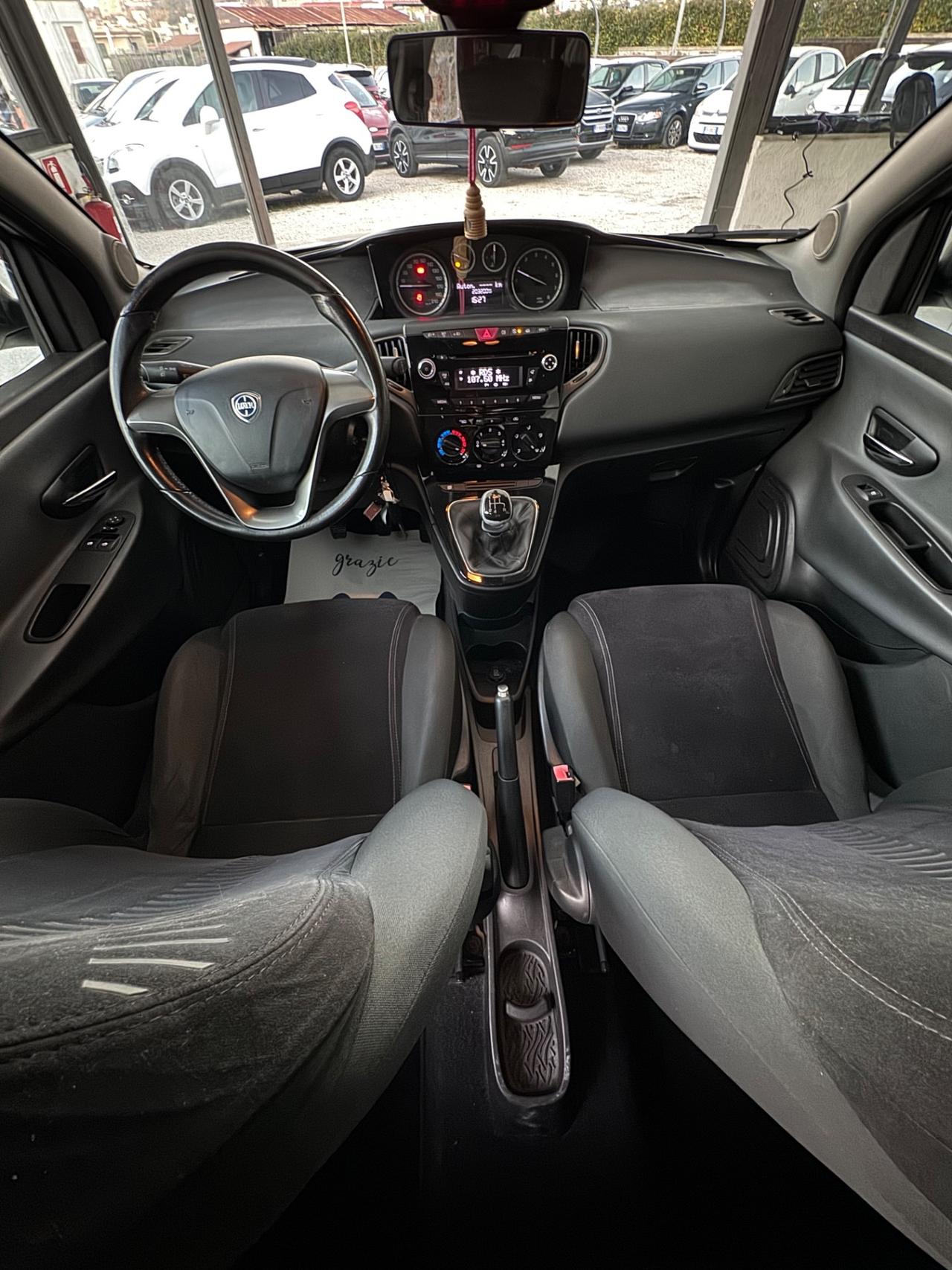 Lancia Ypsilon 1.2 69 CV 5 porte Gold