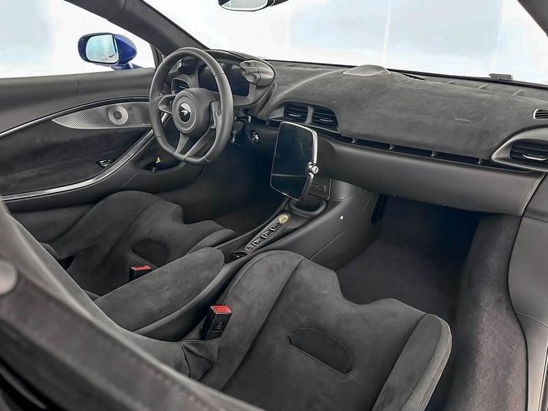 McLaren Artura Spider - McLaren Milano