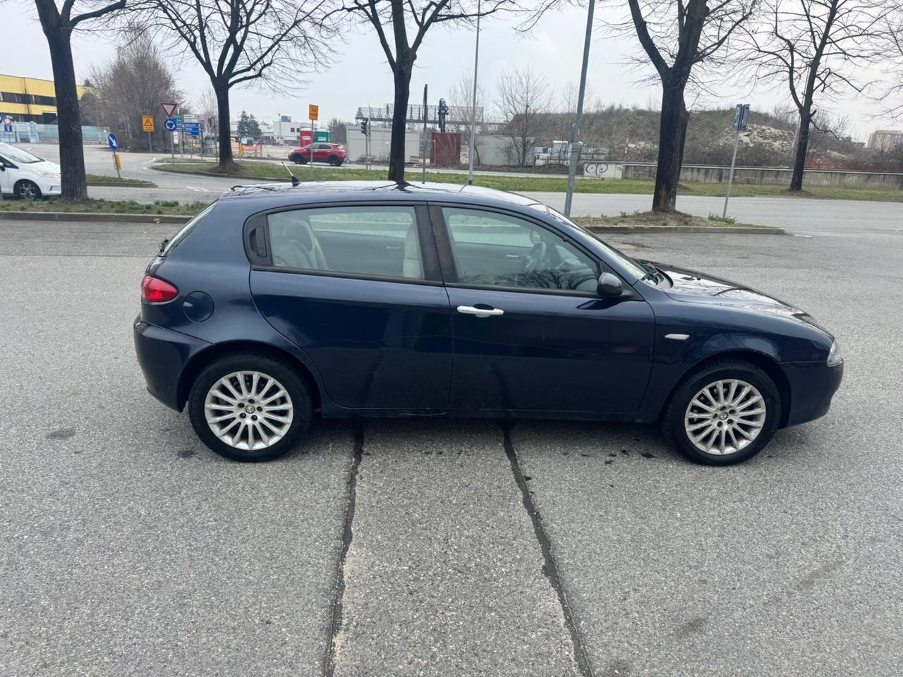 Alfa Romeo 147 1.9 JTD M-JET 16V 5 porte Dist.