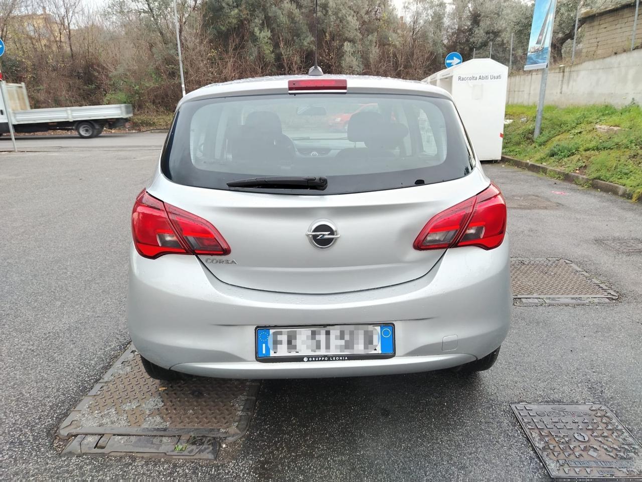 Opel Corsa 1.2 5 porte per NEOPATENTATI