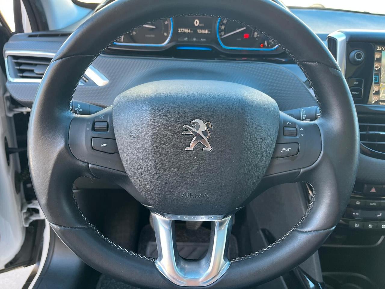 Peugeot 2008 BlueHDi 120 S&S Féline