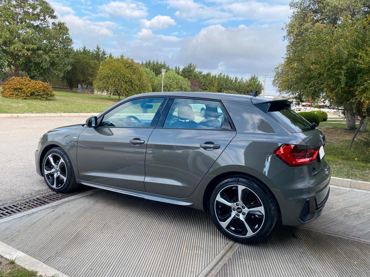 Audi A1 SPB 30 TFSI S Line Stronic Identity Black