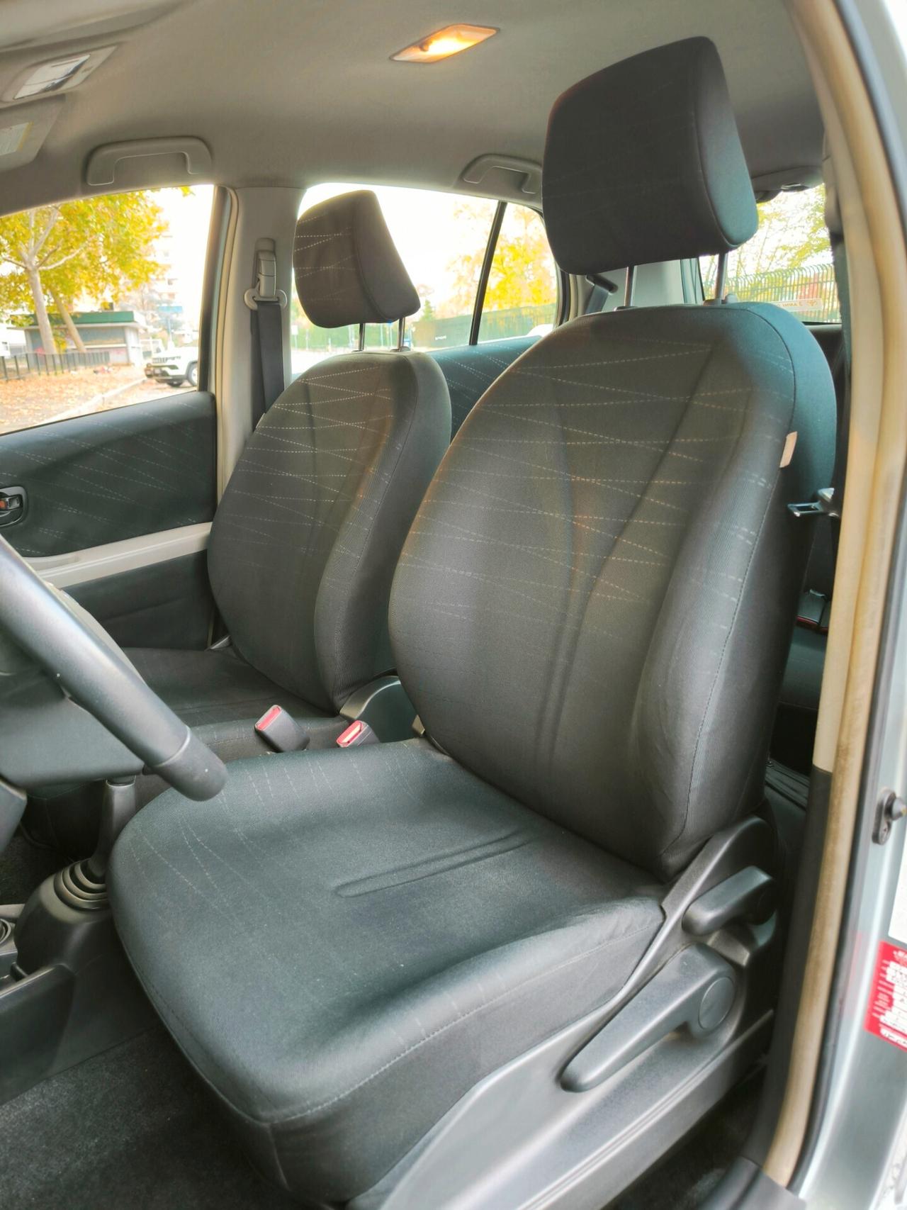 Toyota Yaris 1.0 5 porte Sol NEOPATENTATI