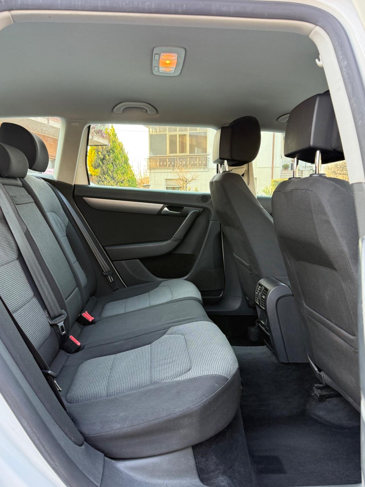 Volkswagen Passat 1.6 TDI Comfortline BlueM. Tech.