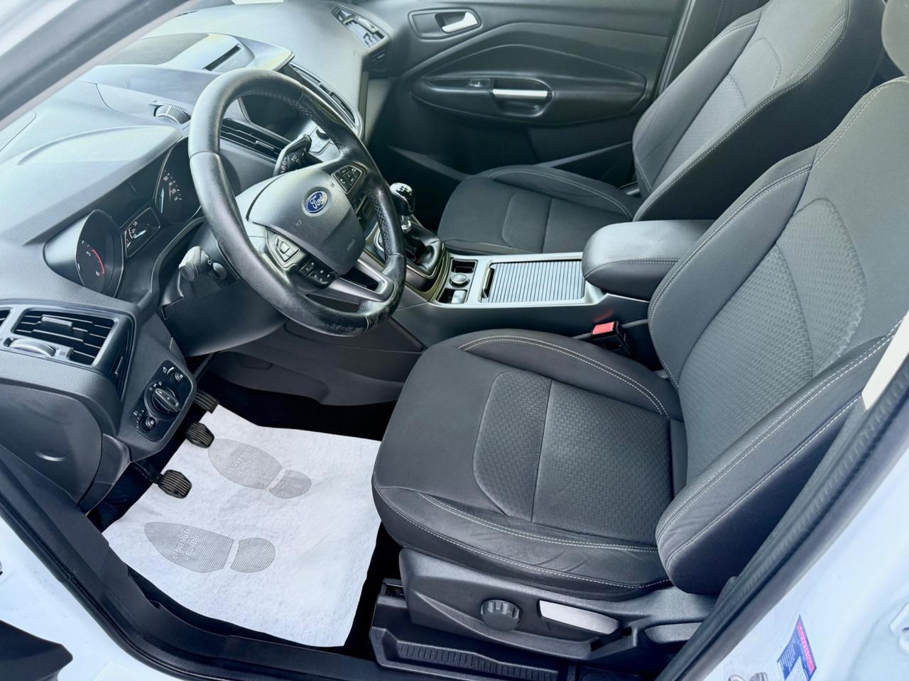 Ford Kuga 1.5 TDCI 120 CV Titanium