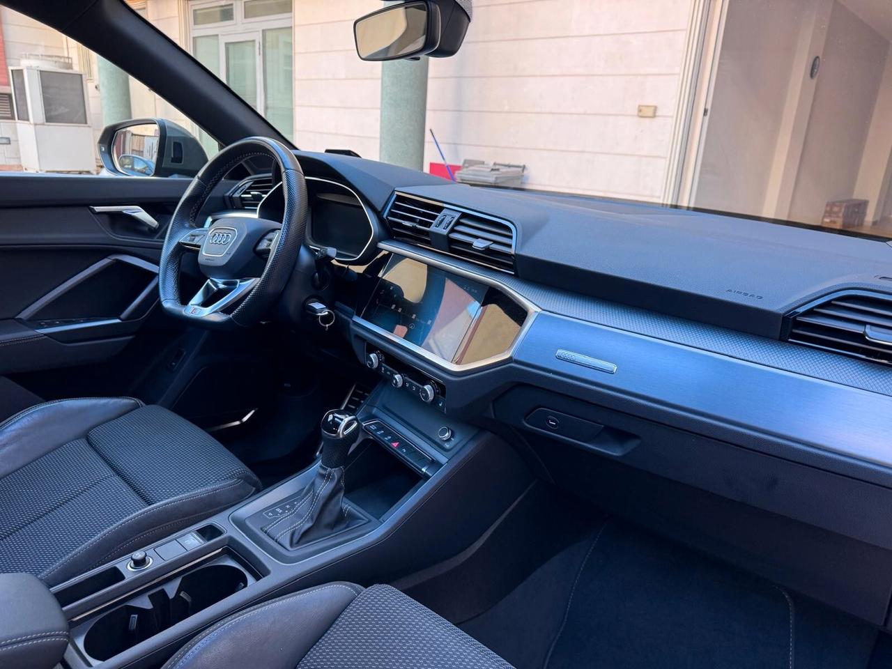 Audi Q3 SPORTBACK SPB 35 TDI S tronic S Line TETTO