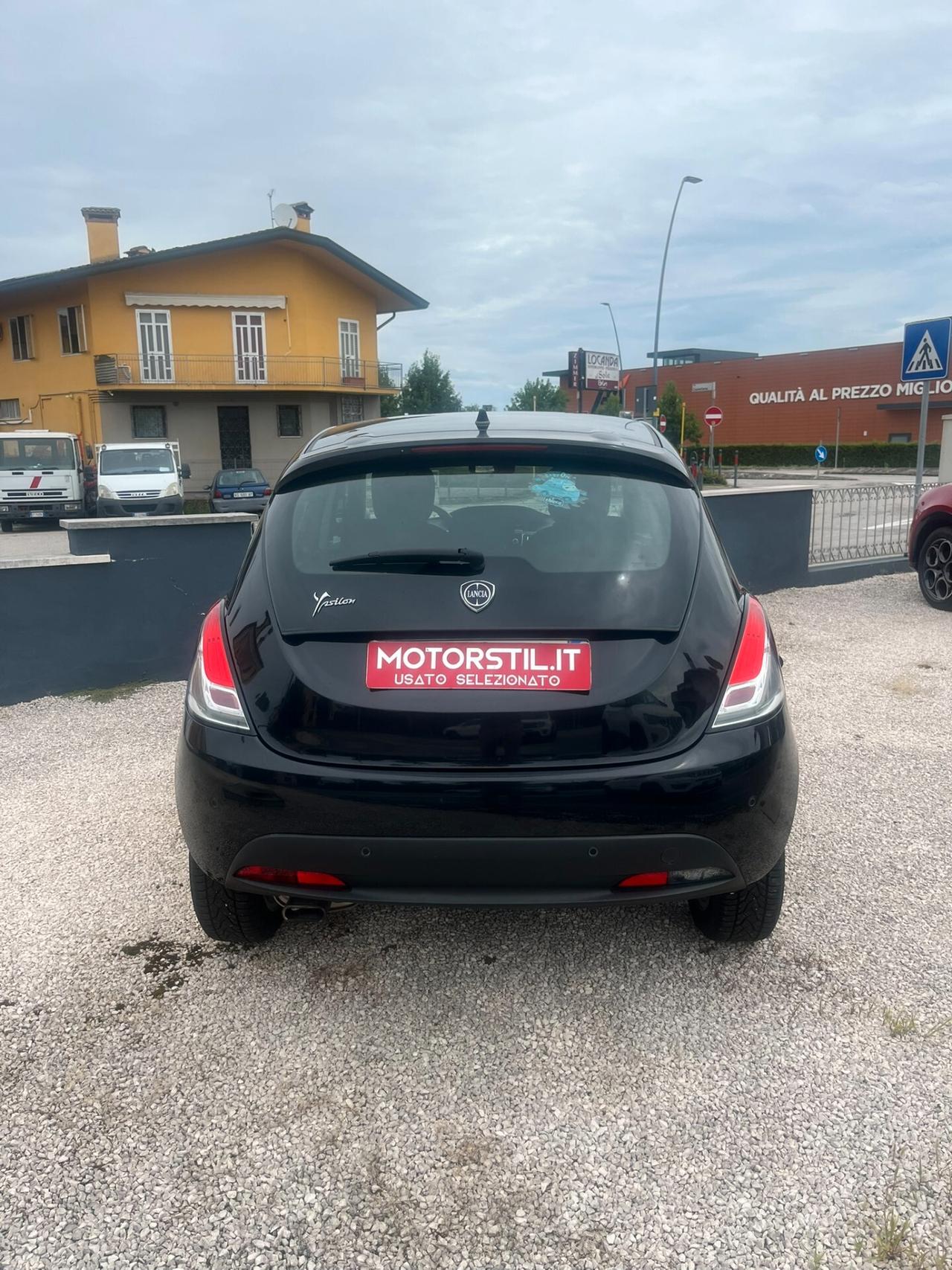 Lancia Ypsilon 1.2 69 CV 5 porte Gold