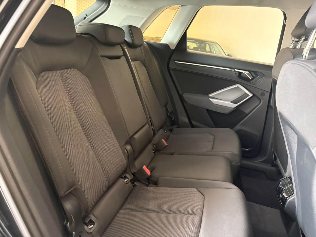Audi Q3 35 2.0 tdi Business Advanced s-tronic