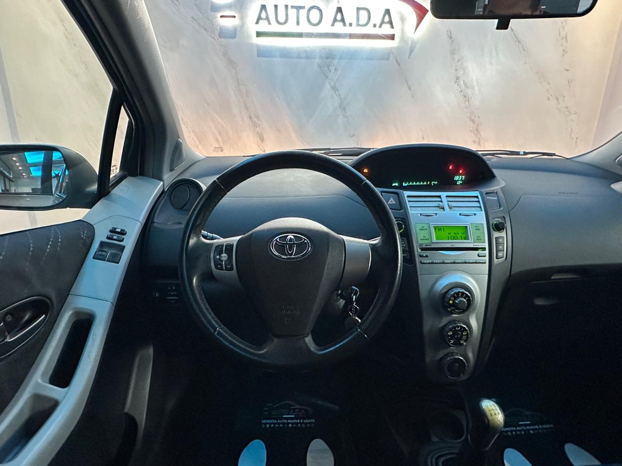 Toyota Yaris 1.0 5 porte Sol