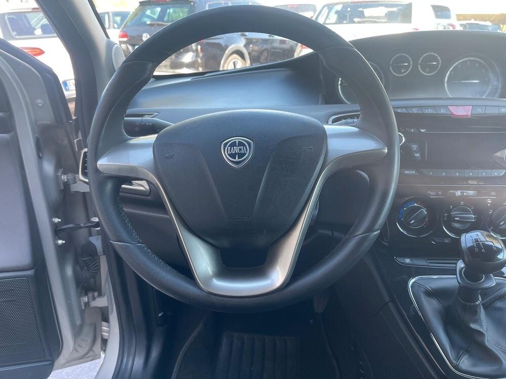 Lancia Ypsilon 1.2 69 CV 5 porte S&S Platinum NEO PATENTATI
